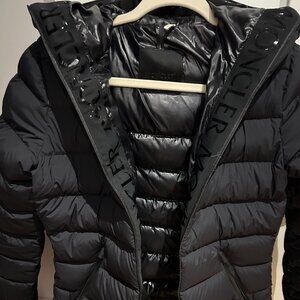 Moncler ALETE SHORT DOWN JACKET